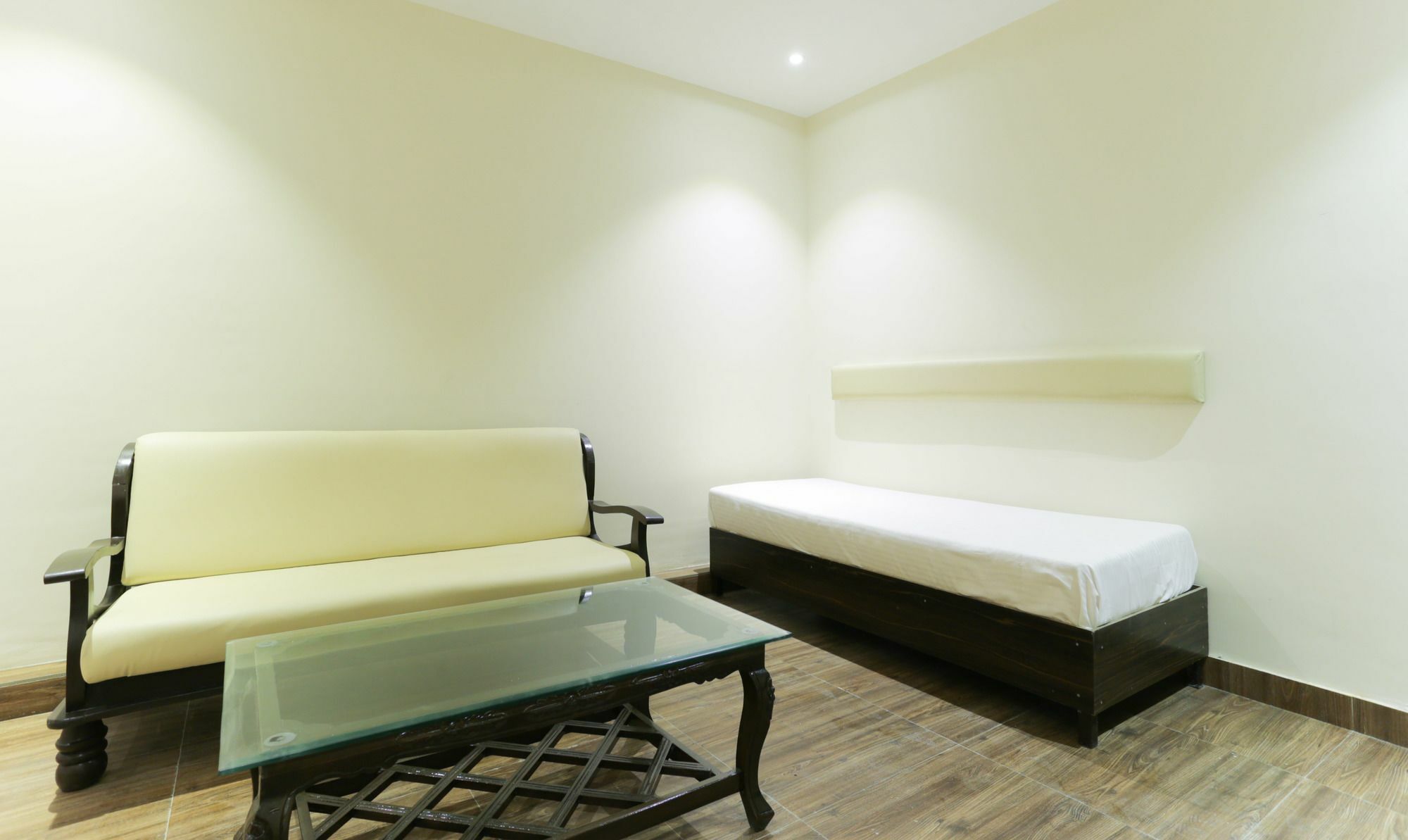Fabexpress Golden Tulipz Hotell Mumbai Exteriör bild